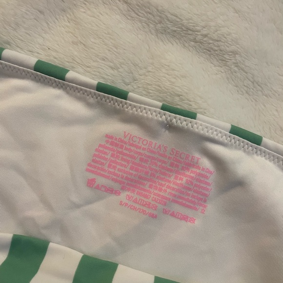 Bikini - Picture 2 of 2